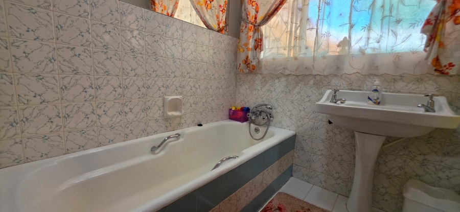 3 Bedroom Property for Sale in La Hoff North West